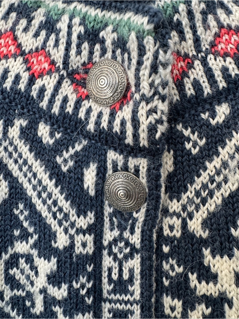 Vintage Dale of Norway Nordic Fair Isle Wool Cardigan Navy Blue & Cream 21x26 - Picture 2 of 7
